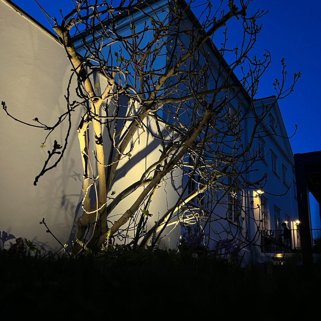 Chaussesten Juulius 3 i rustfrit stål - Earl grey