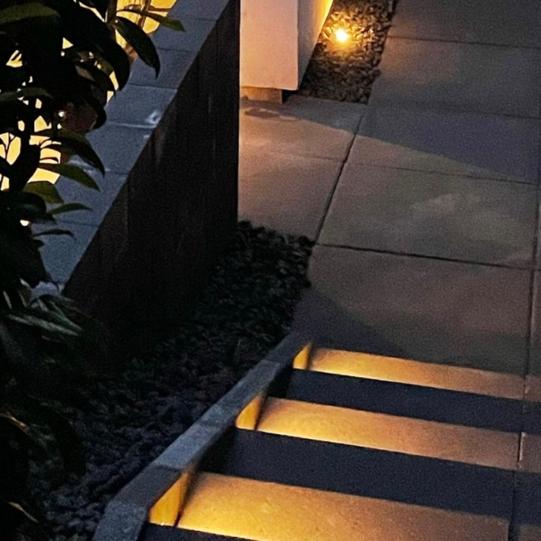 Spar 30% Indbygningsspot Cosmos i sort 1 stk Garden Weekend 🌿