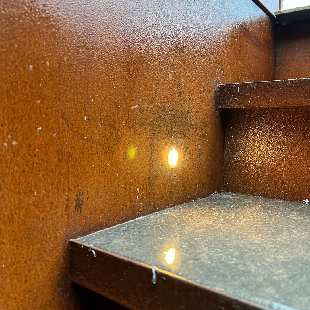 Spar 30% Indbygningsspot Cosmos i messing 4 stk Garden Weekend🌿