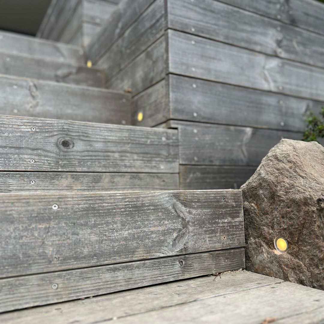 Spar 30 % Indbygningsspot Cosmos i sort 10 stk Garden Weekend🌿