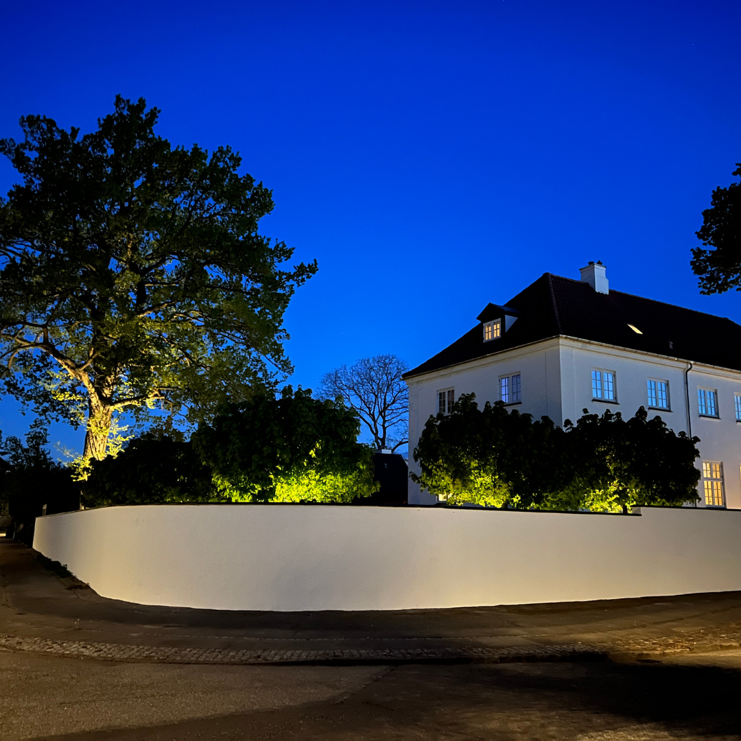 Bedlampe Juuliane i rustfrit stål